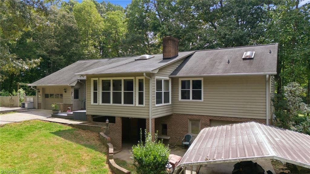 Stick/Site Built at 100 Brandon Court, Lexington NC 27295, photo 2 of 32