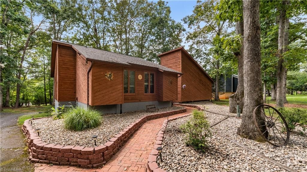 1308 Bunny Trail, Winston-Salem NC 27105