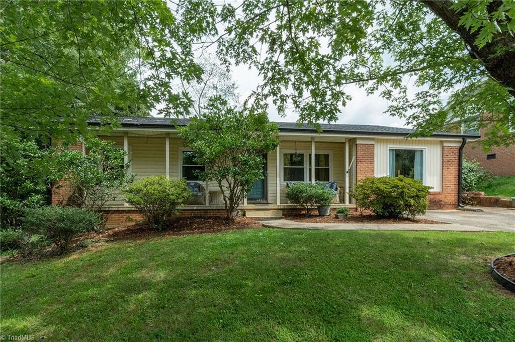 1523 Benbow Street, Winston-Salem NC 27106