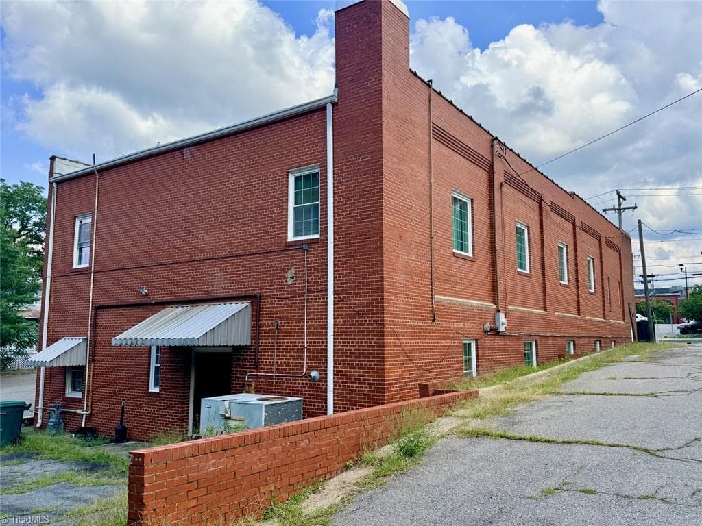 Remarks at 110 S Main Street, Reidsville NC 27320, photo 25 of 27