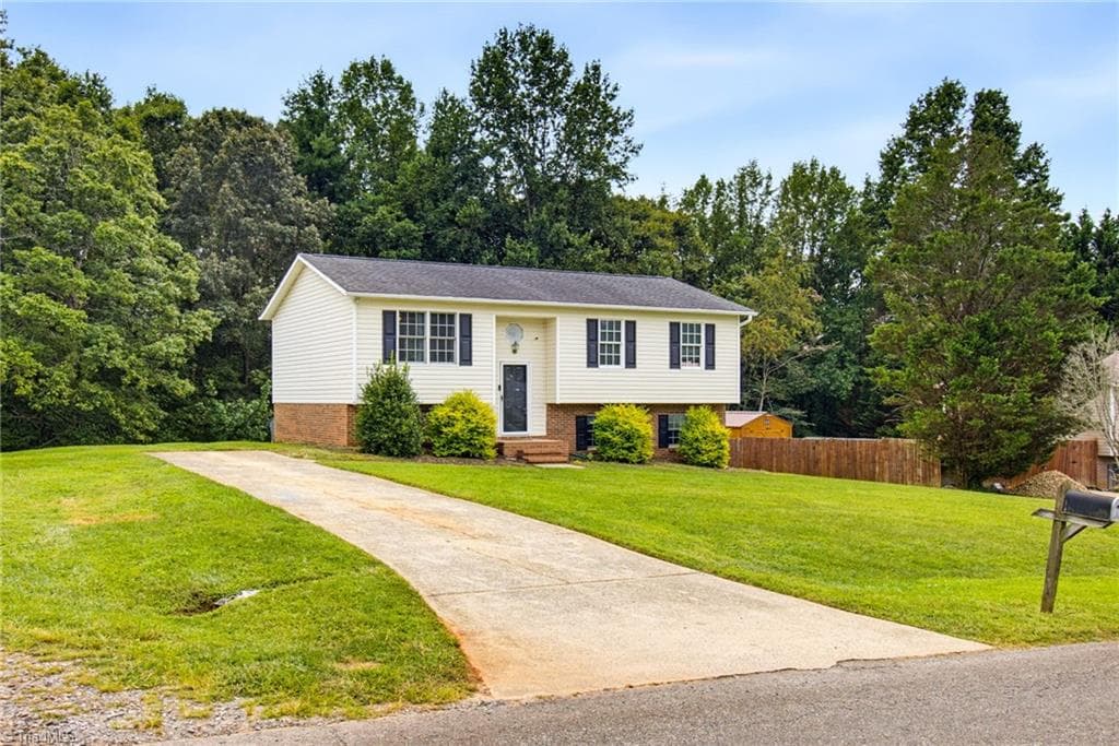 Stick/Site Built at 194 Woodbridge Drive, Mount Airy NC 27030, photo 2 of 30