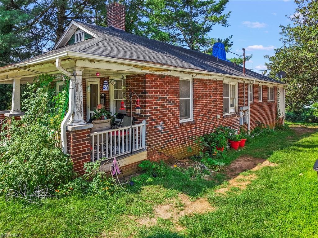 Duplex at 118 & 120 S Poplar Street, Winston-Salem NC 27101, Winston-Salem, photo 16 of 19