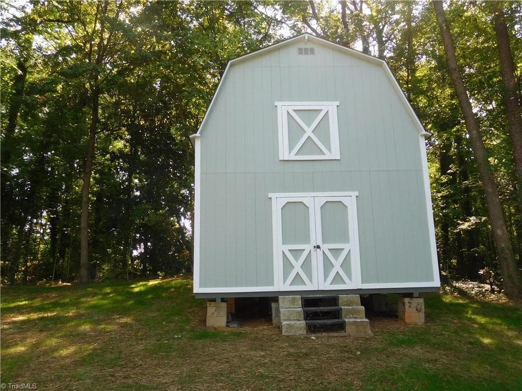 Stick/Site Built at 144 Edgewood Circle, Winston-Salem NC 27127, photo 16 of 22