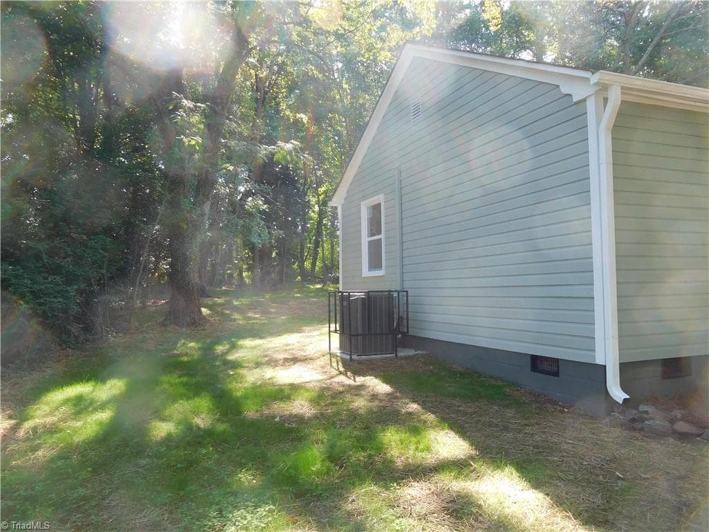 Stick/Site Built at 144 Edgewood Circle, Winston-Salem NC 27127, photo 19 of 22