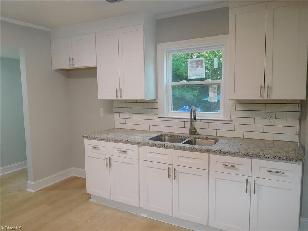Stick/Site Built at 144 Edgewood Circle, Winston-Salem NC 27127, photo 4 of 22
