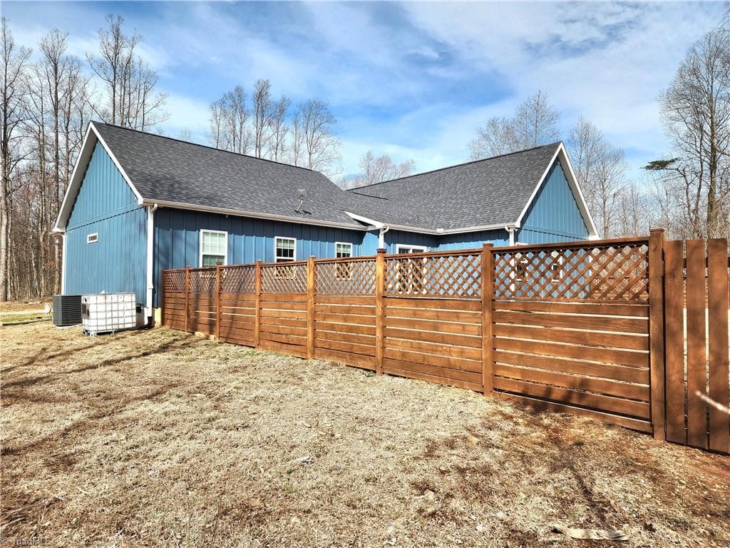 Stick/Site Built at 587 Seven Springs Parkway, Ararat VA 24328, Ararat, photo 27 of 31