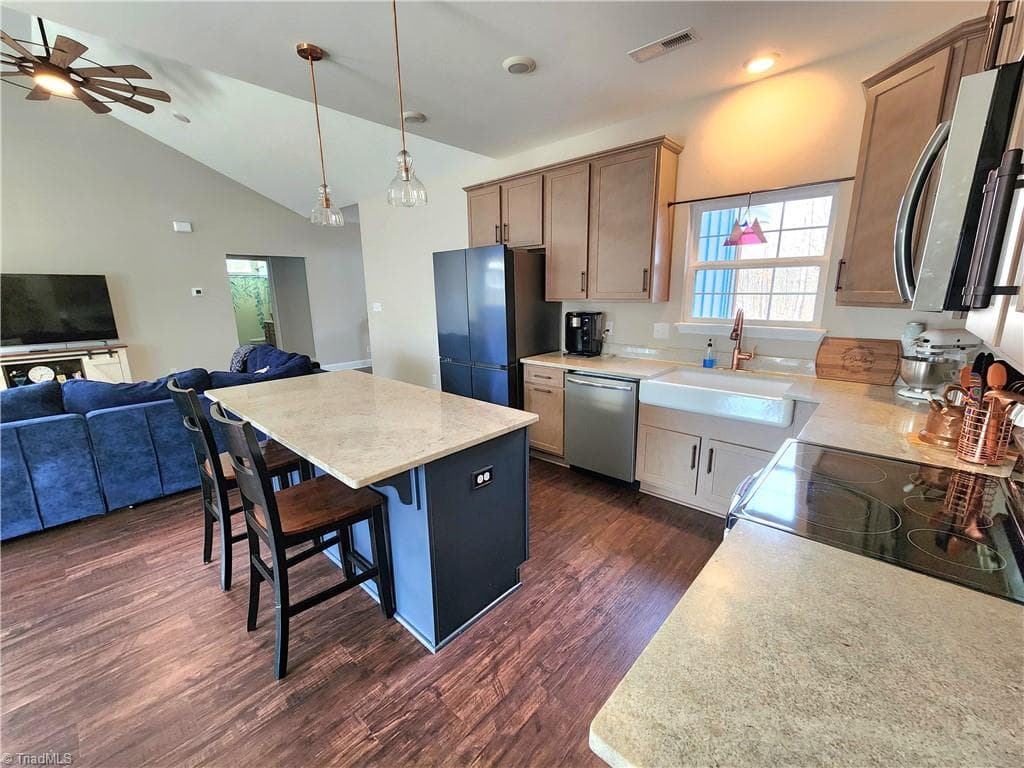 Stick/Site Built at 587 Seven Springs Parkway, Ararat VA 24328, Ararat, photo 11 of 31