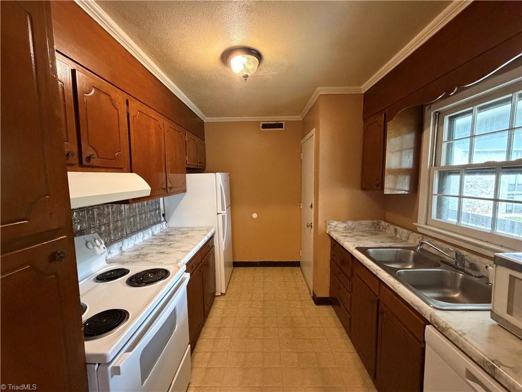 Stick/Site Built at 2958 Ramsgate Court, Winston-Salem NC 27106, Winston-Salem, photo 7 of 30