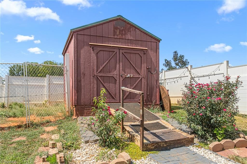 Stick/Site Built at 5621 Tier View Trail, Greensboro NC 27405, photo 41 of 43