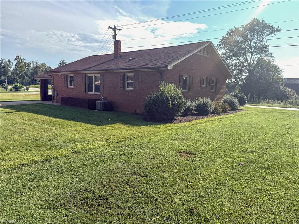 Stick/Site Built at 3028 Sparta Road, North Wilkesboro NC 28659, North Wilkesboro, photo 29 of 41