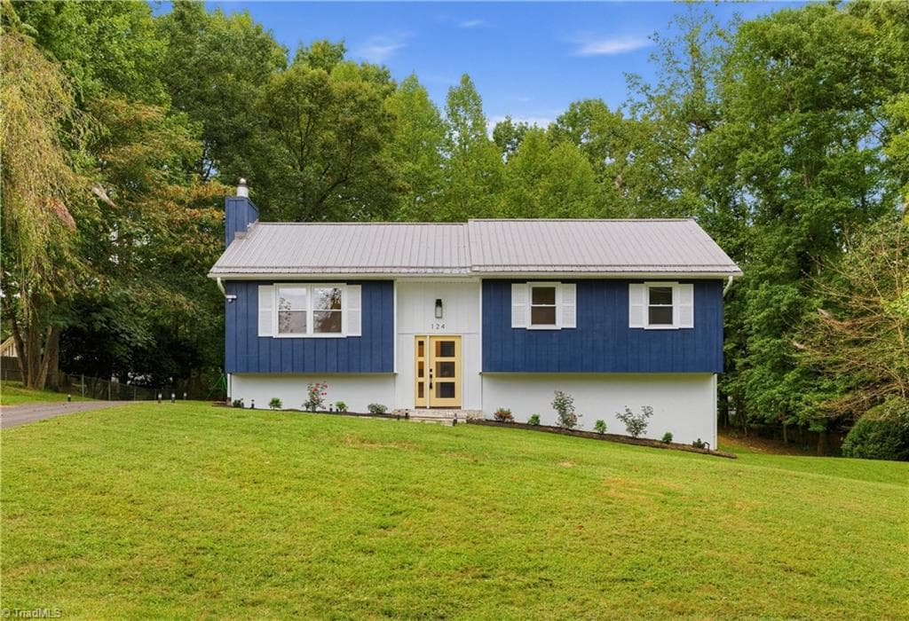 124 Oak Ridge Drive, Mount Airy NC 27030