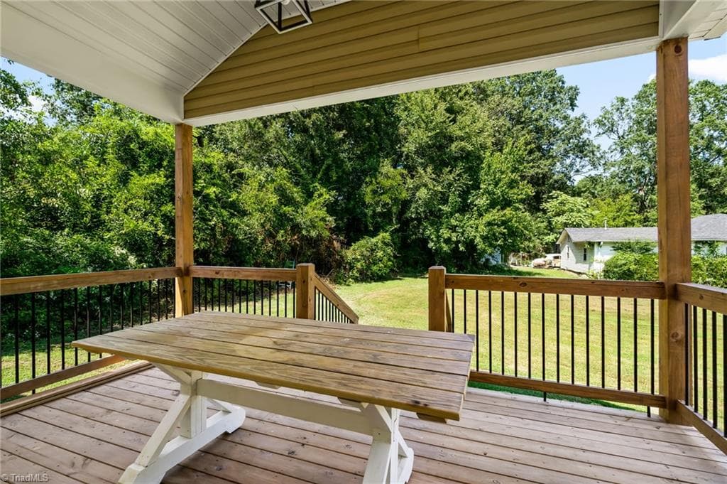 Stick/Site Built at 920 Fairway Avenue, Thomasville NC 27360, photo 26 of 32