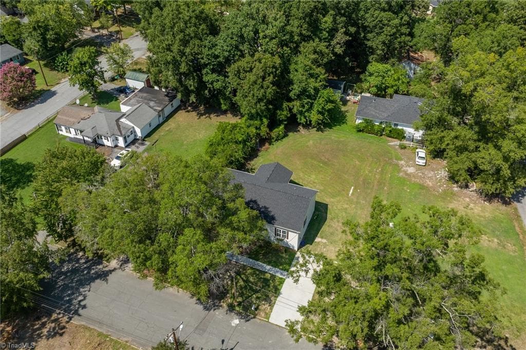 Stick/Site Built at 920 Fairway Avenue, Thomasville NC 27360, photo 30 of 32