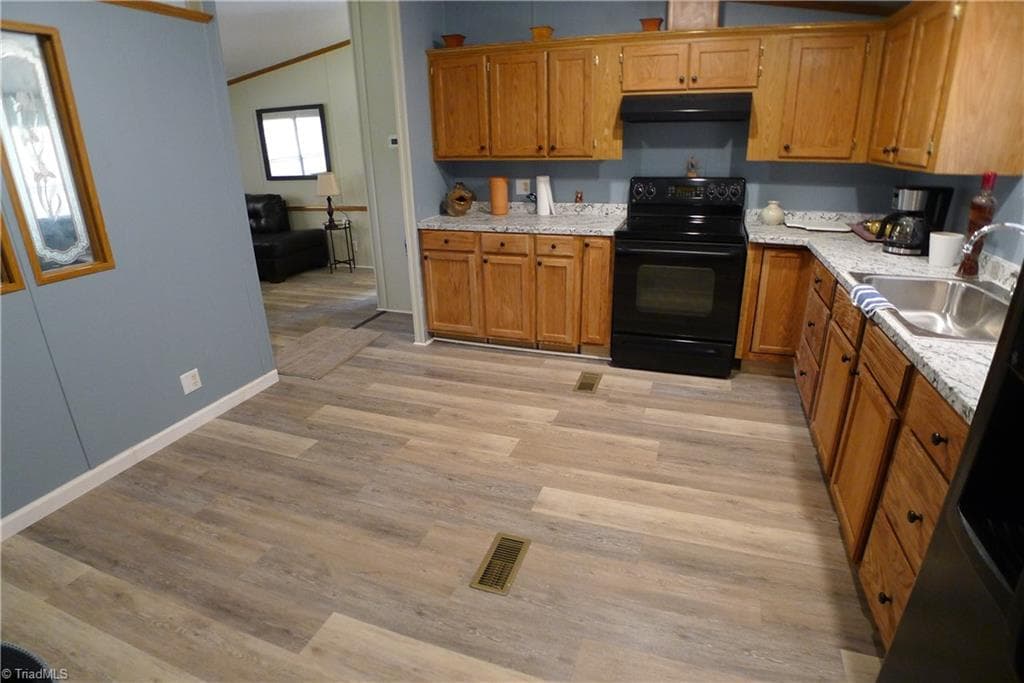Manufactured Home at 2005 Monico Lane, Yadkinville NC 27055, Yadkinville, photo 43 of 64