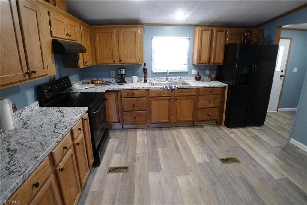 Manufactured Home at 2005 Monico Lane, Yadkinville NC 27055, Yadkinville, photo 35 of 64