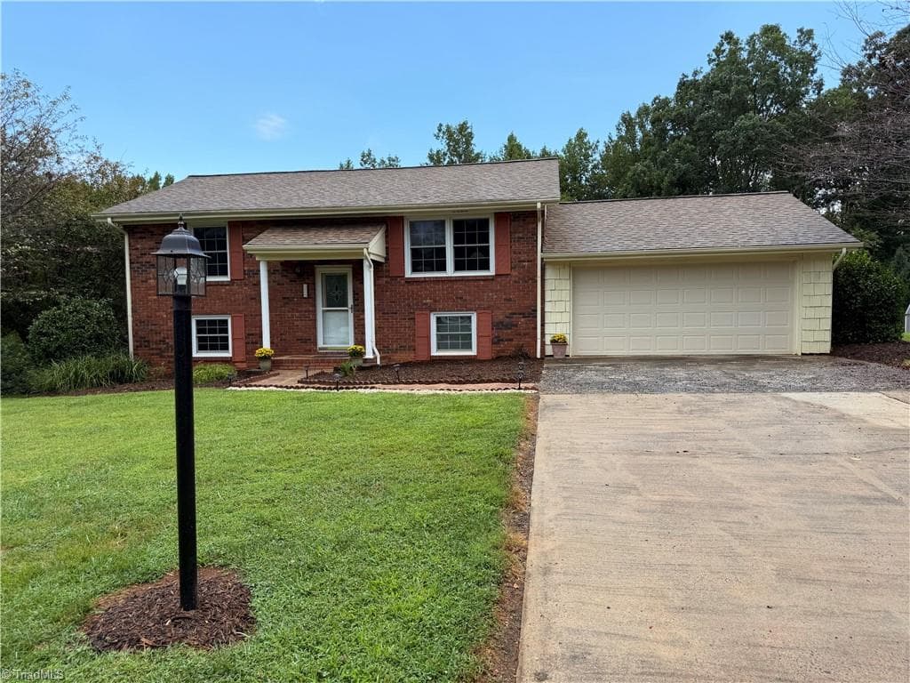 Stick/Site Built at 329 Hunter Hills Street, North Wilkesboro NC 28659, North Wilkesboro, photo 2 of 25