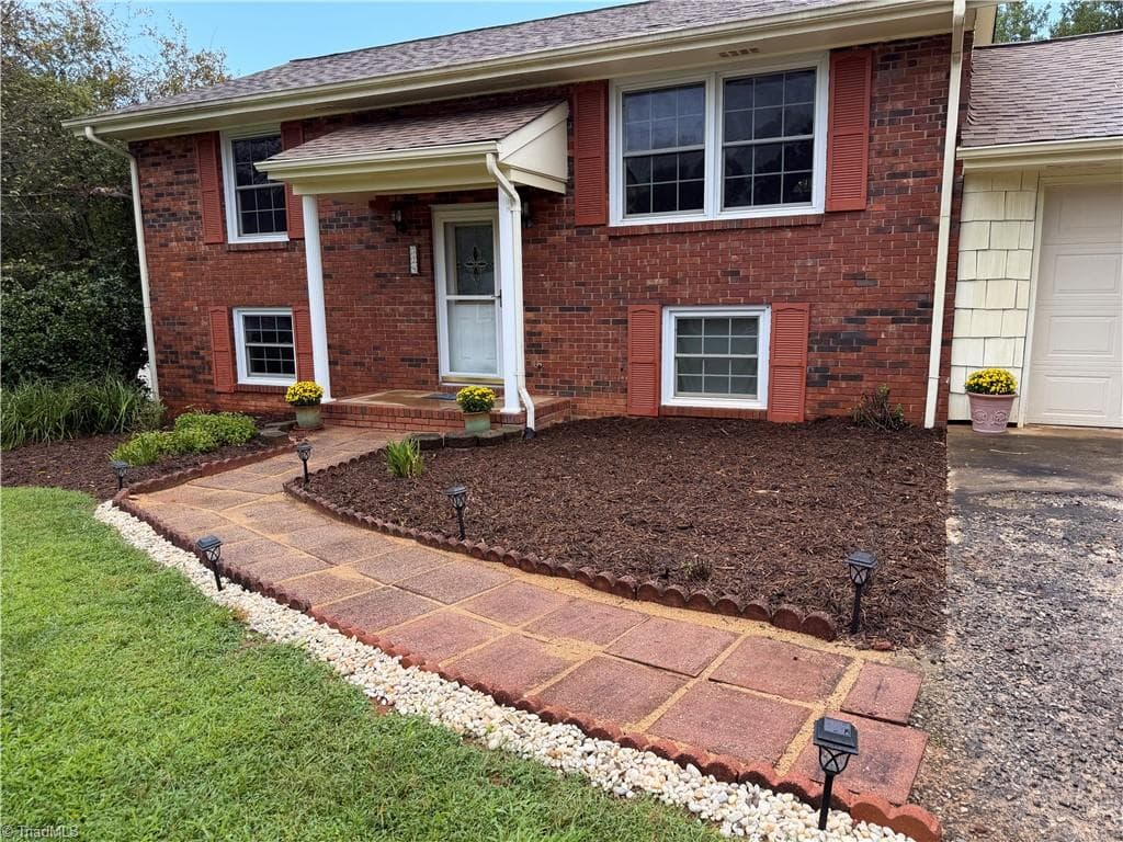Stick/Site Built at 329 Hunter Hills Street, North Wilkesboro NC 28659, North Wilkesboro, photo 4 of 25