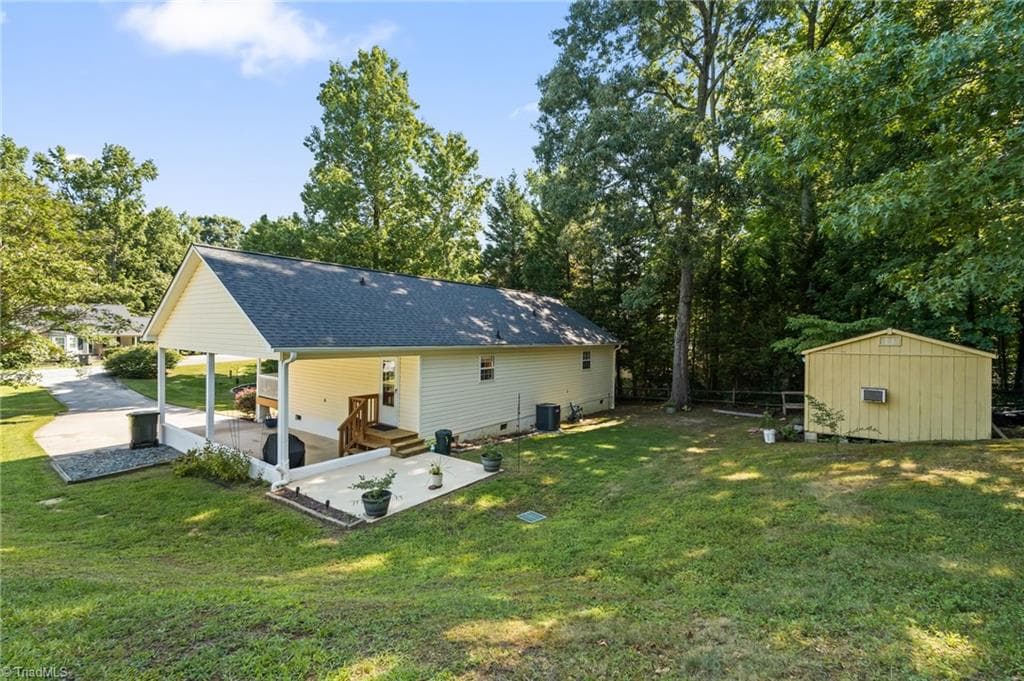 Stick/Site Built at 6 Oak Ridge Drive, Thomasville NC 27360, photo 27 of 30