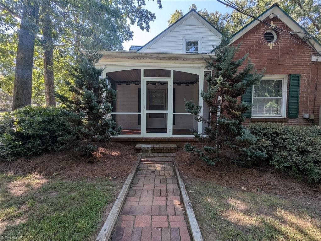 Stick/Site Built at 108 Ford Street, Thomasville NC 27360, Thomasville, photo 4 of 41