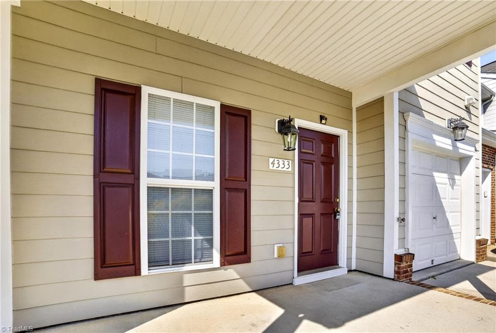 Stick/Site Built at 4333 Alderny Place, High Point NC 27265, photo 3 of 38