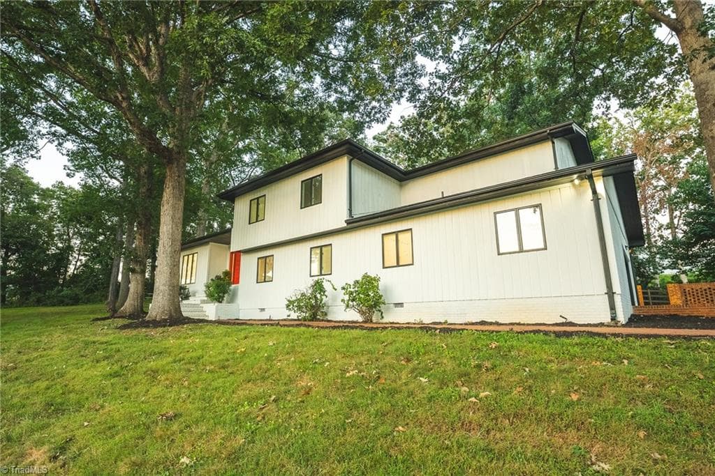 Stick/Site Built at 3750 11th Street NE, Hickory NC 28601, Hickory, photo 3 of 50