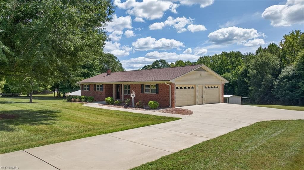 Stick/Site Built at 1335 Old Mill Farm Road, Lexington NC 27295, Lexington, photo 41 of 43