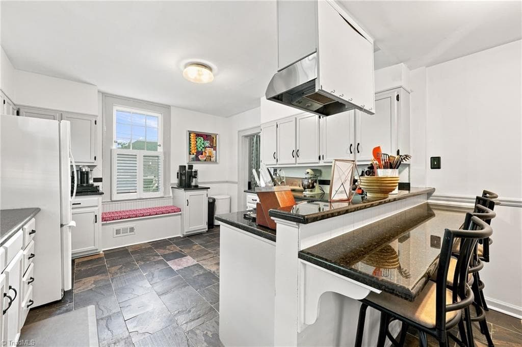 Stick/Site Built at 123 S Sunset Drive, Winston-Salem NC 27101, Winston-Salem, photo 15 of 39