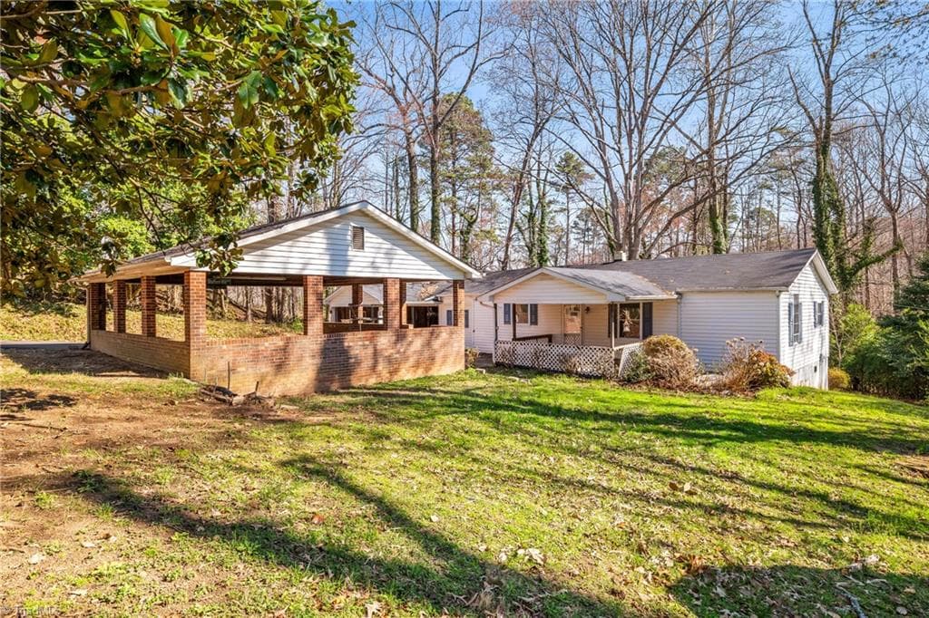 3825 Old Hollow Road, Kernersville NC 27284