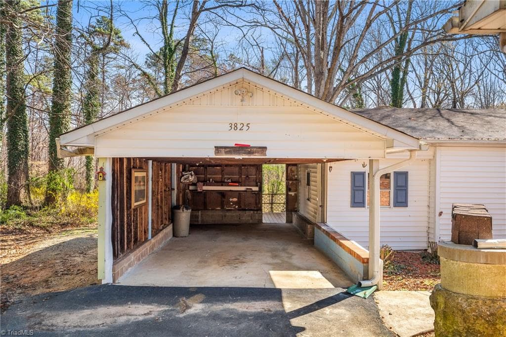 Stick/Site Built at 3825 Old Hollow Road, Kernersville NC 27284, Kernersville, photo 9 of 86