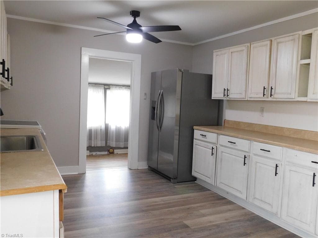 Eat in kitchen - 1054 N Bridge Street, Elkin NC 28621, Elkin