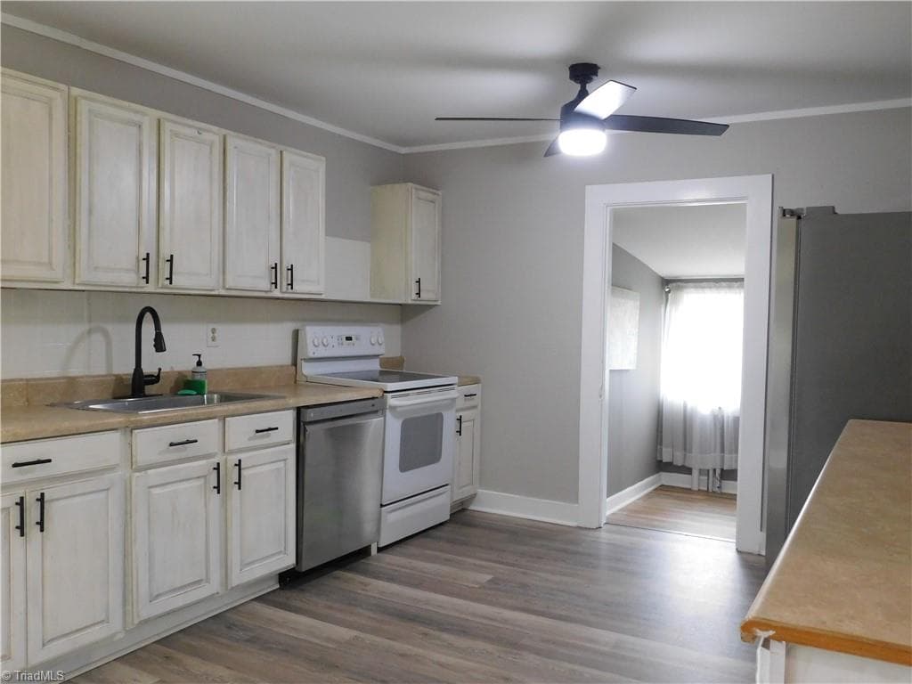 Eat in kitchen - 1054 N Bridge Street, Elkin NC 28621, Elkin
