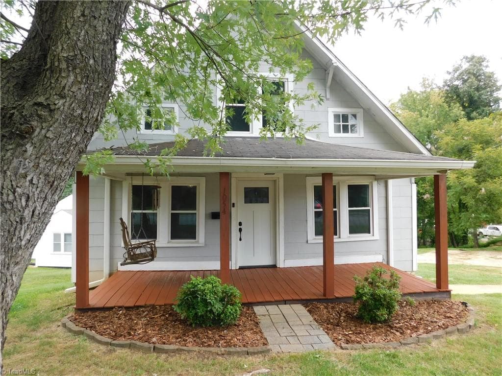 1054 N Bridge Street, Elkin NC 28621