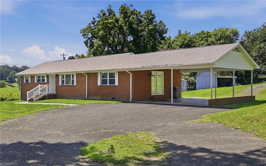 Stick/Site Built at 3438 E Pine Street, Mount Airy NC 27030, photo 2 of 34