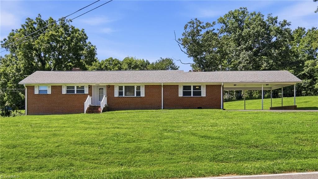 3438 E Pine Street, Mount Airy NC 27030