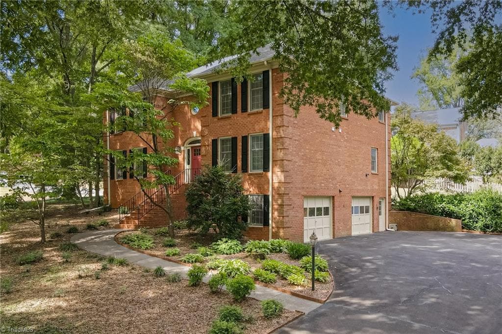 Stick/Site Built at 1014 Greenhurst Road, Winston-Salem NC 27104, Winston-Salem, photo 2 of 47