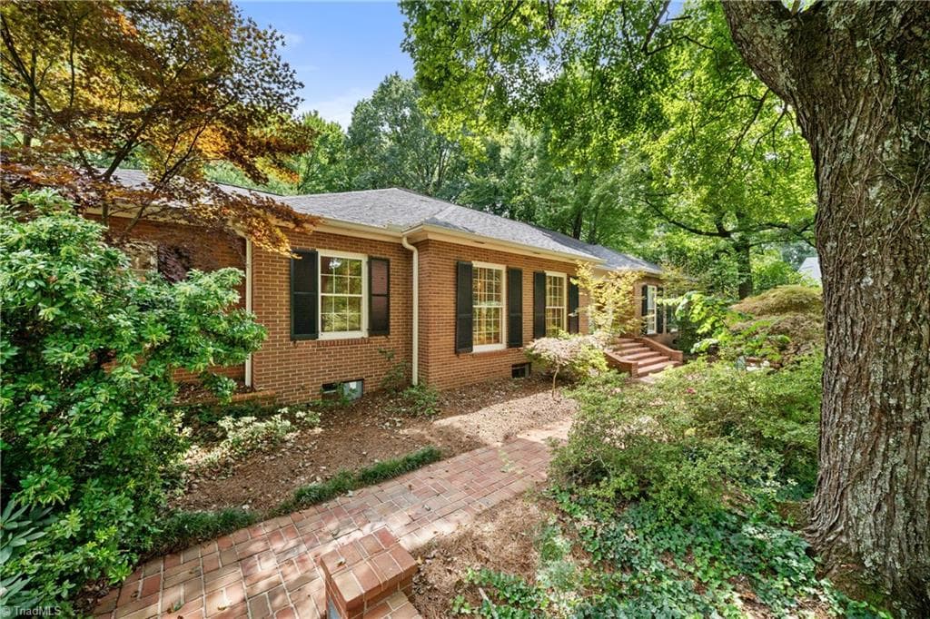 Stick/Site Built at 2822 Lazy Lane, Winston-Salem NC 27106, Winston-Salem, photo 5 of 96