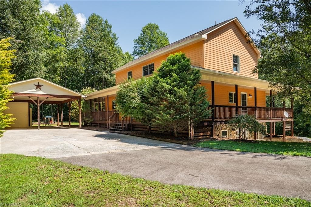 Stick/Site Built at 789 W Meadow Parkway, Moravian Falls NC 28654, photo 4 of 50