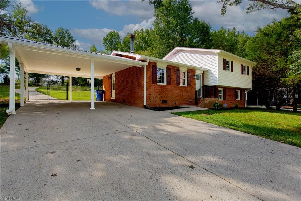 5511 Windemere Circle, Trinity NC 27370