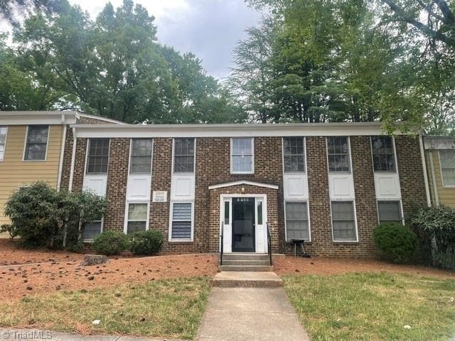 2811 Tully Square # H, Winston-Salem NC 27106