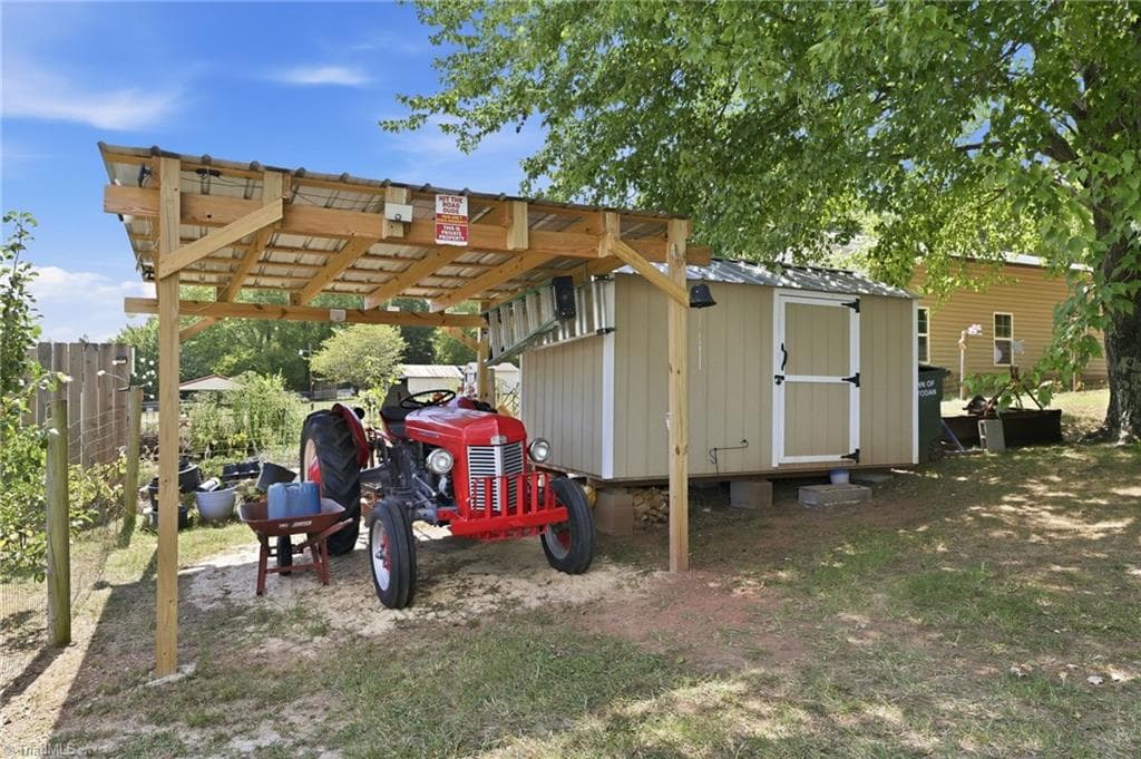 Stick/Site Built at 122 Turner Road, Mayodan NC 27027, photo 2 of 33