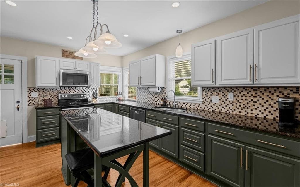 Stick/Site Built at 816 Ferndale Boulevard, High Point NC 27262, photo 15 of 40