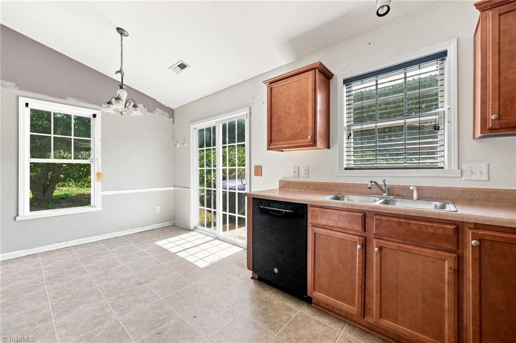 Stick/Site Built at 306 Walden Ridge Court, Winston-Salem NC 27127, Winston-Salem, photo 11 of 33