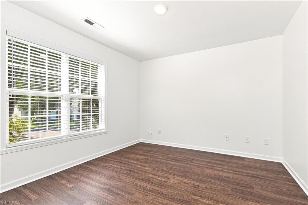 Stick/Site Built at 5117 Oakhurst Park Court, Kernersville NC 27284, Kernersville, photo 5 of 30