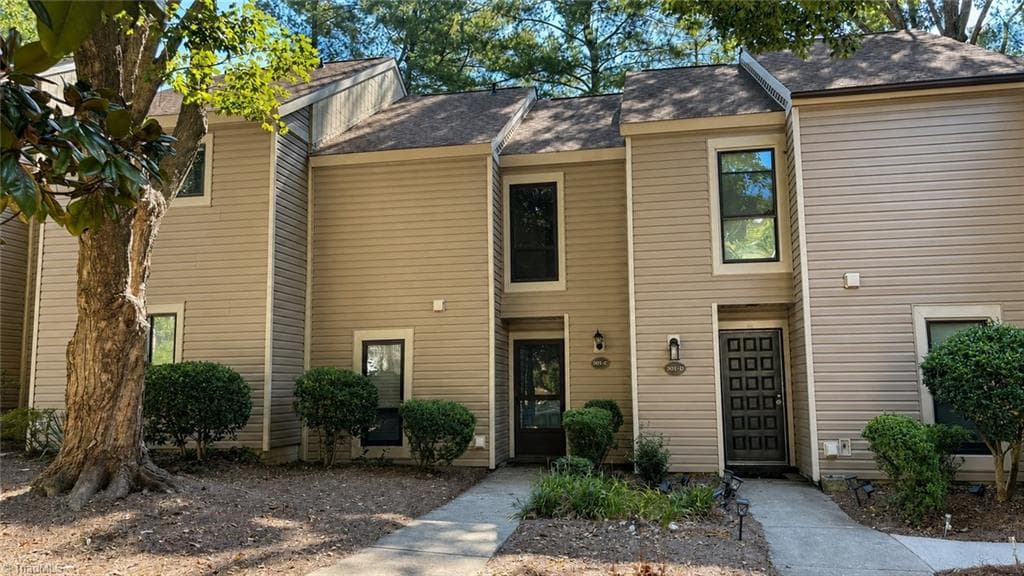 301 Village Lane # C, Greensboro NC 27409