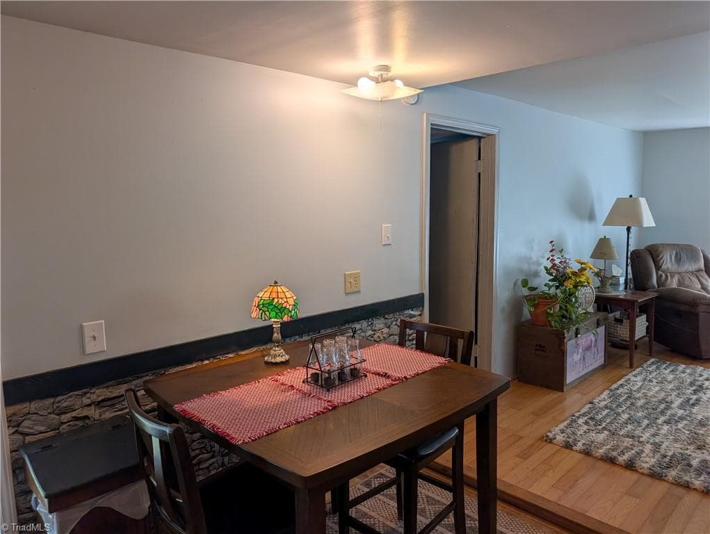 Manufactured Home at 661 Eden Road, Stoneville NC 27048, photo 13 of 32