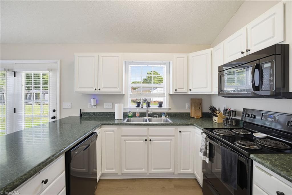 Stick/Site Built at 21 Oak Meadow Lane, Thomasville NC 27360, photo 13 of 31