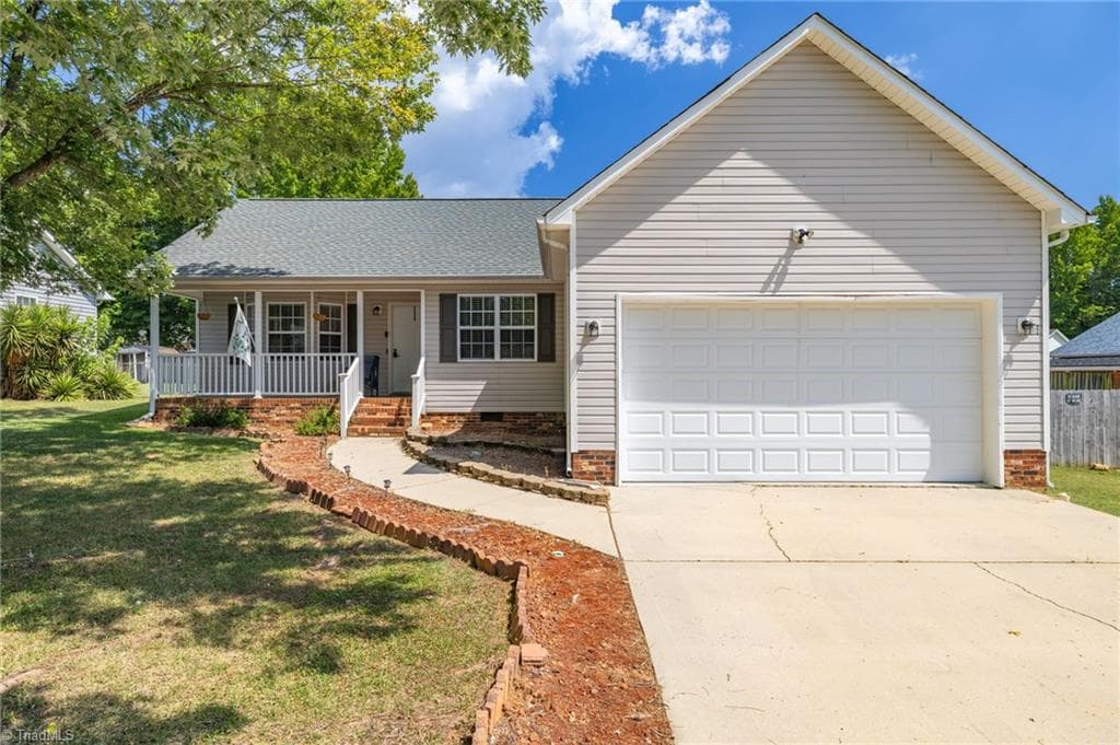 21 Oak Meadow Lane, Thomasville NC 27360