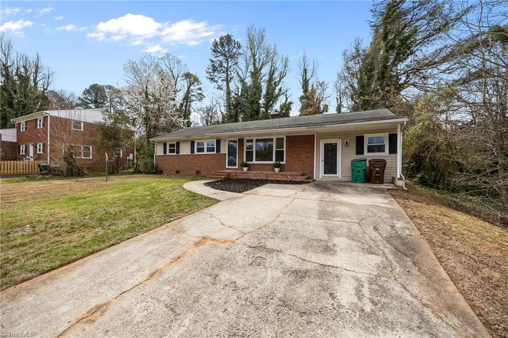 Stick/Site Built at 1108 Dartmouth Avenue, High Point NC 27260, photo 25 of 35