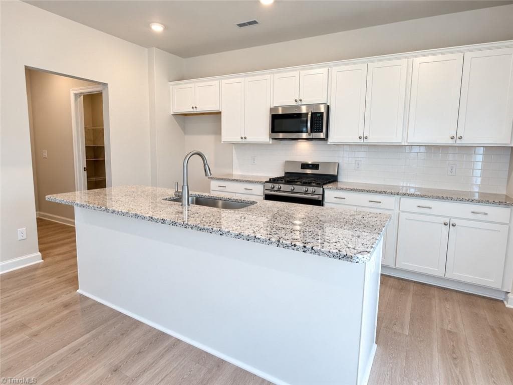 Stick/Site Built at 5850 Latigo Court, Clemmons NC 27012, photo 2 of 5