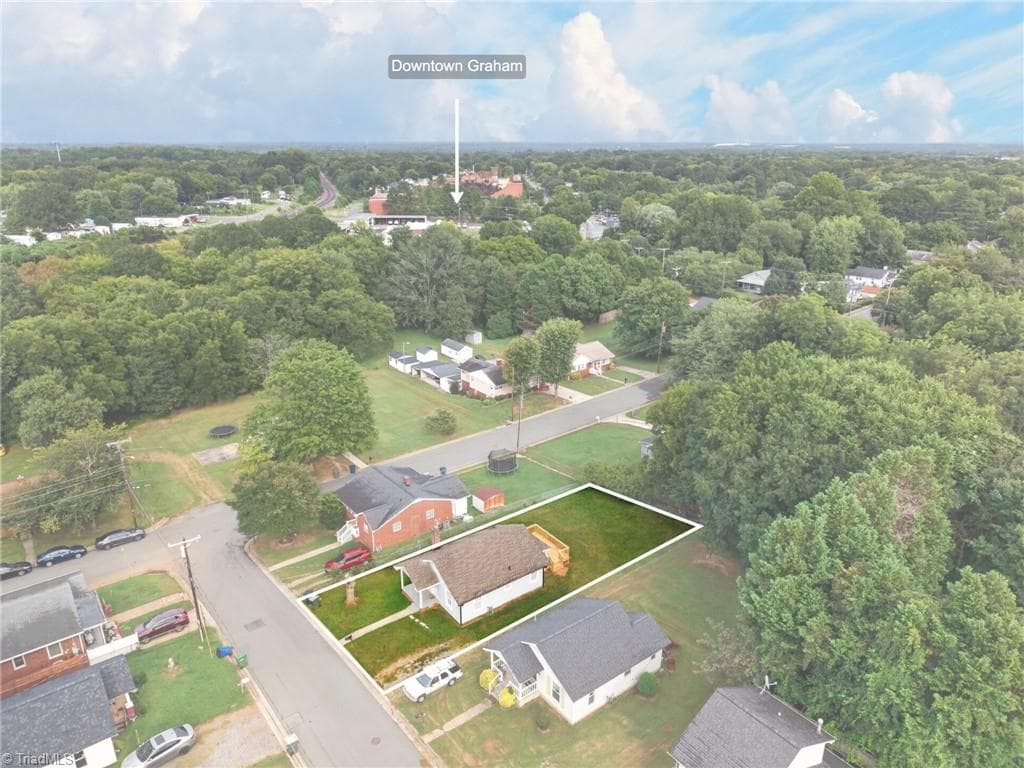 Stick/Site Built at 202 W Whitsett Street, Graham NC 27253, Graham, photo 4 of 29